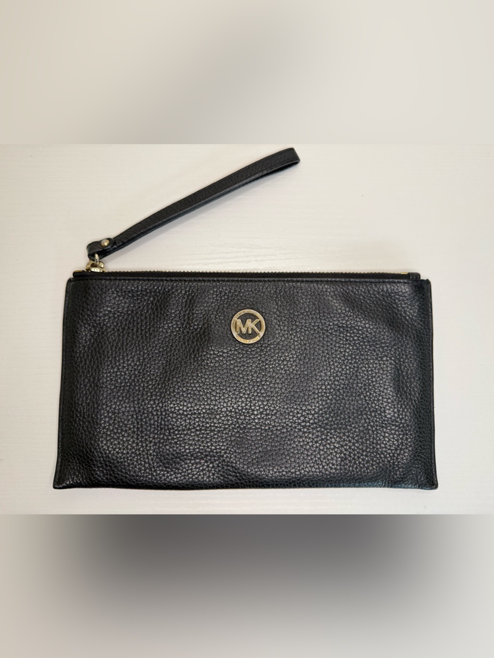 Michael Kors Fulton Large Pebbled Leather Zip Wristlet Clutch - Black & Gold